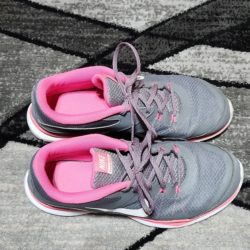 NIKE FLEX TRAINER 5 GRAY & PINK WHITE SWOOSH ATHLETIC SHOES 9.5
